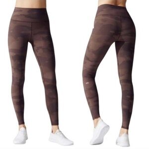 Alo Yoga brown camo leggings, sz Small